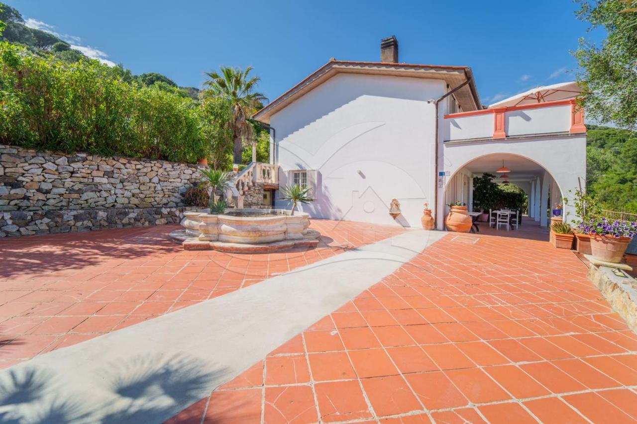 La Palazzina Nel Verde - Goelba Casa Alzi 外观 照片