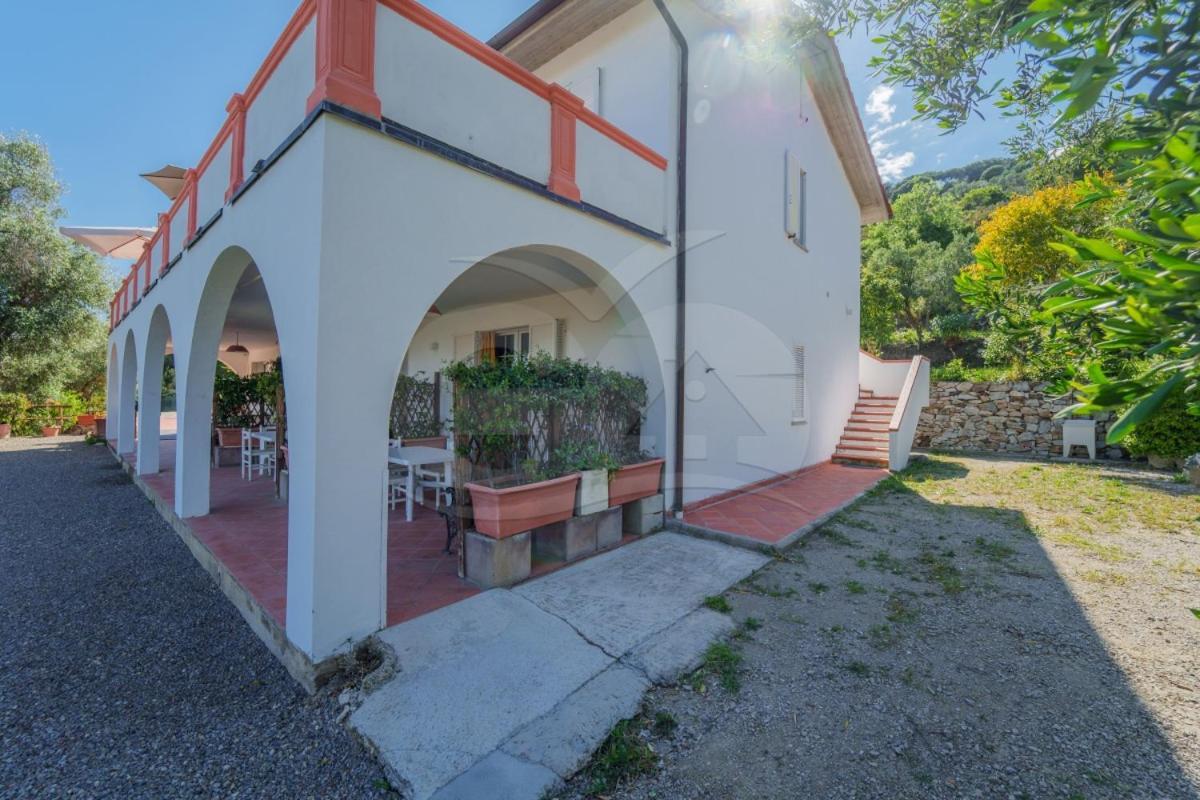 La Palazzina Nel Verde - Goelba Casa Alzi 客房 照片