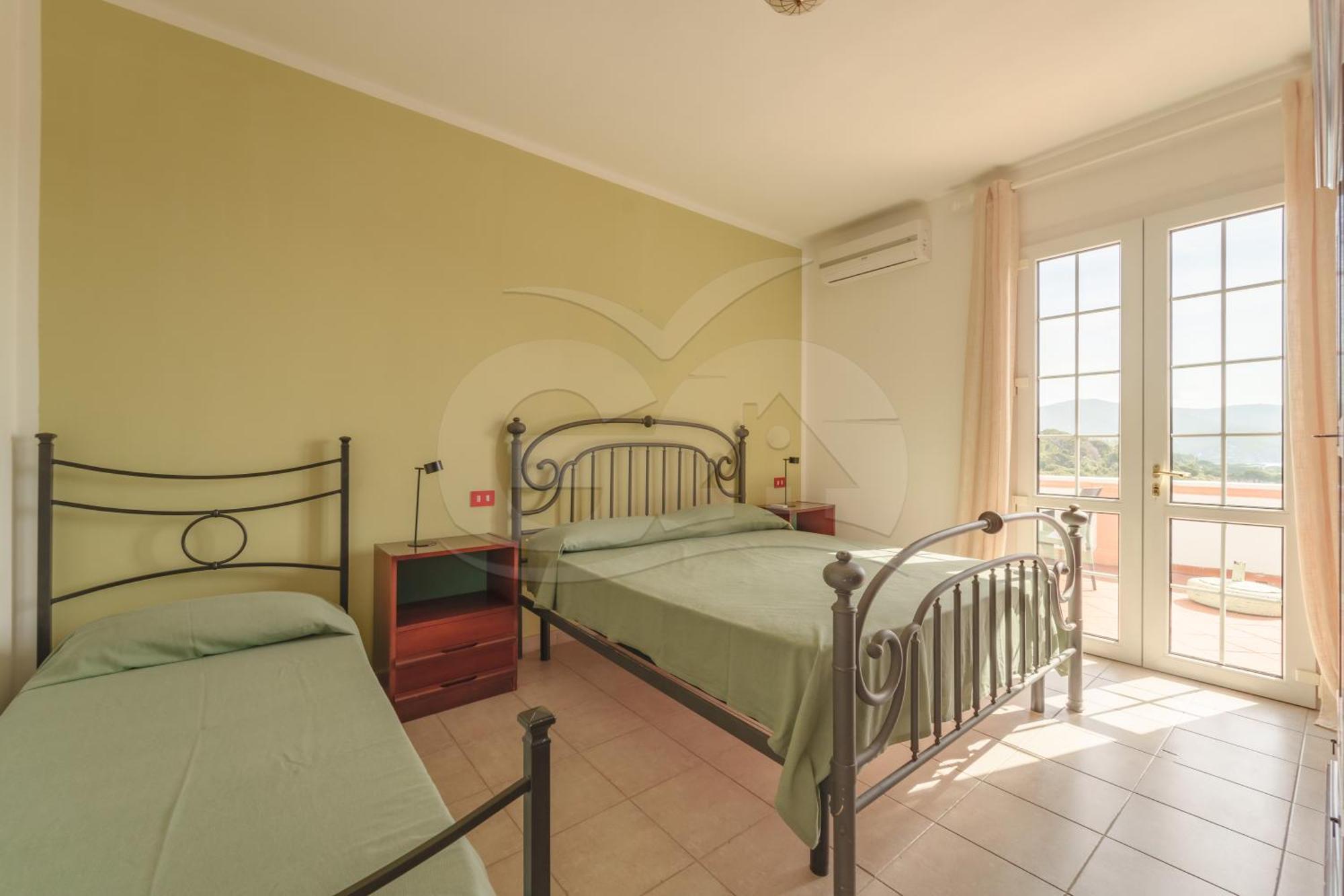 La Palazzina Nel Verde - Goelba Casa Alzi 外观 照片